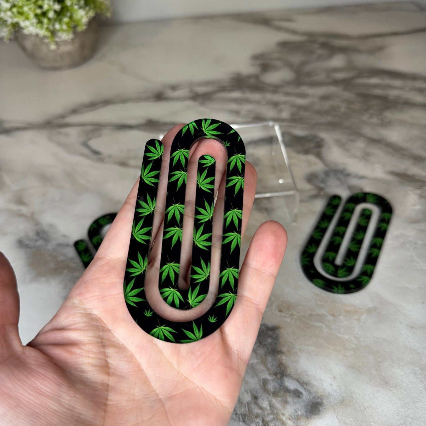 Jumbo Paperclip - Weed